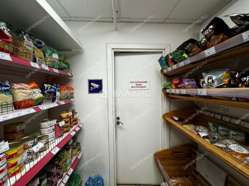 помещение под торговую площадь на проспекте Бусыгина