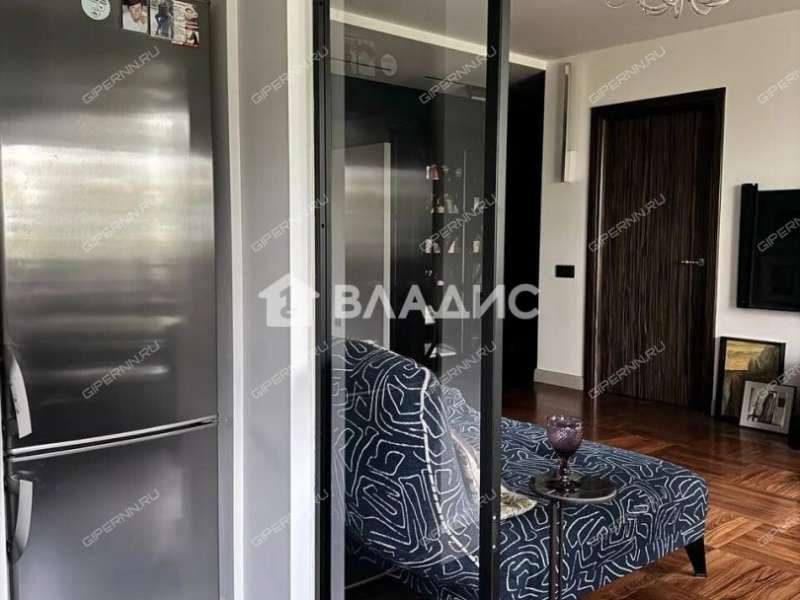 трёхкомнатная квартира на улице Заломова дом 1