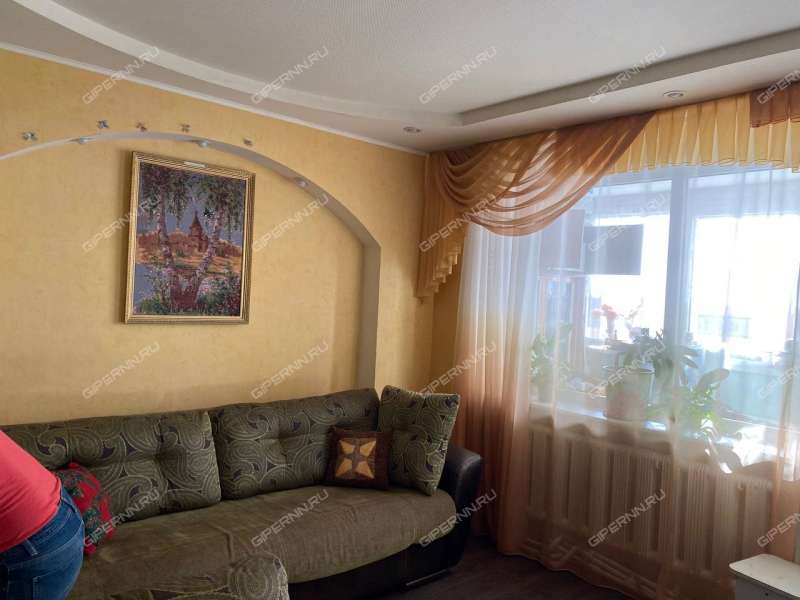 трёхкомнатная квартира на улице Красных Зорь дом 24