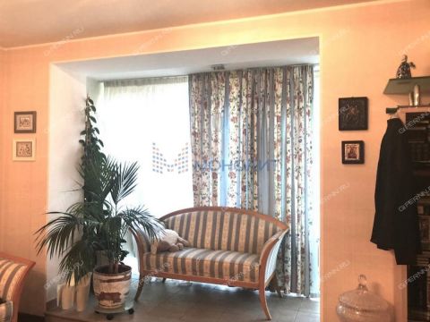 3-komnatnaya-ul-varvarskaya-d-40b фото