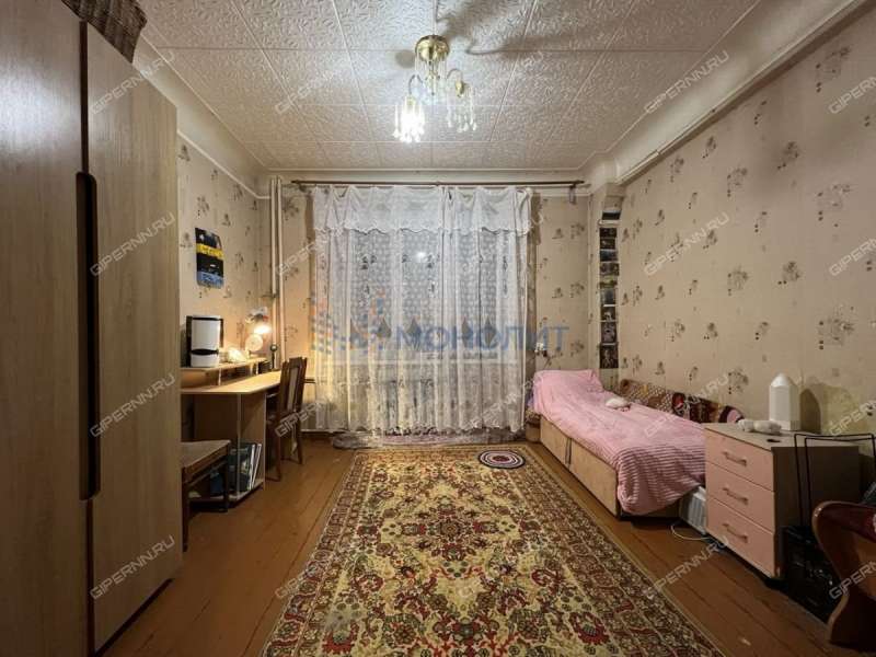 трёхкомнатная квартира на проспекте Кирова дом 27