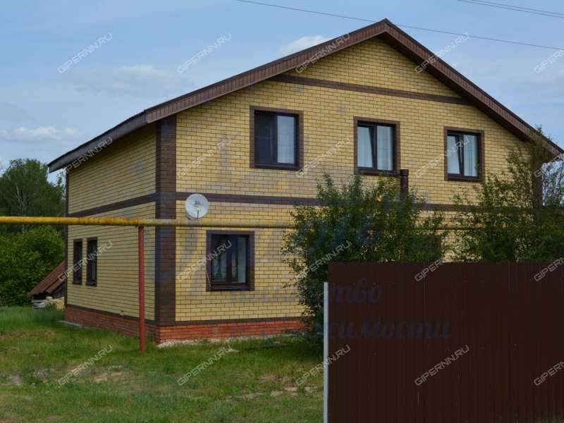 дом на Центральной улице село Криуша