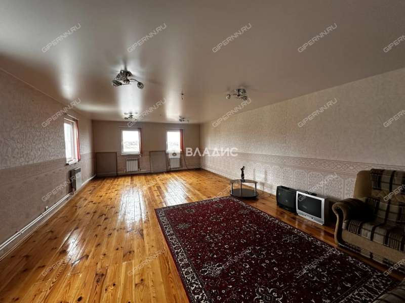 дом на улице Зеленкина село Безводное