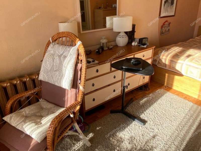 двухкомнатная квартира на площади Максима Горького дом 4/2