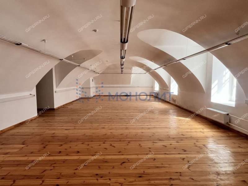 помещение под помещение свободного назначения, офис на площади Свободы