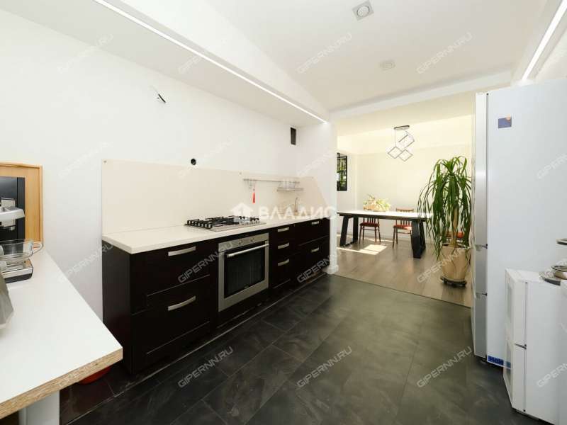 трёхкомнатная квартира на улице Минина дом 29