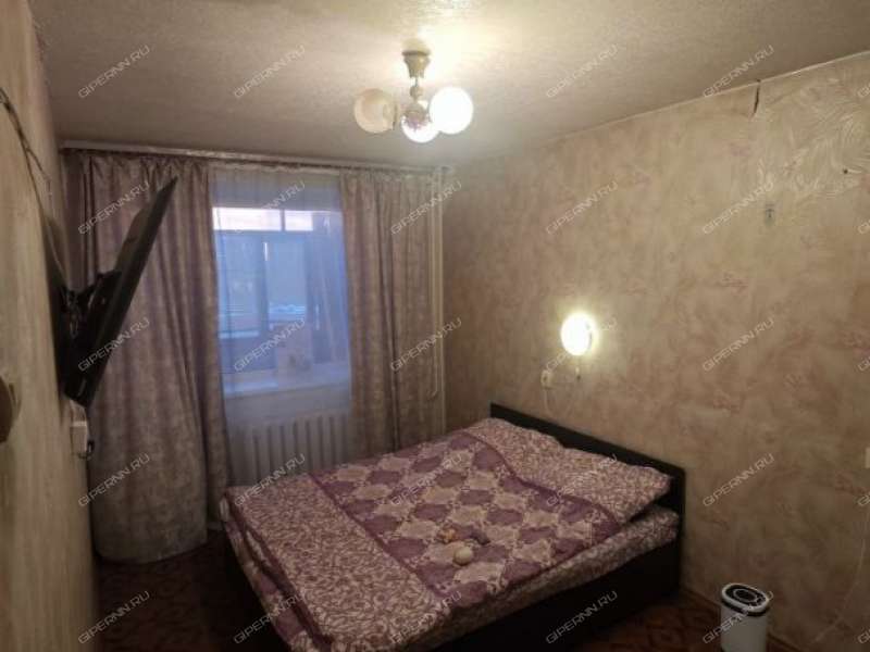 четырёхкомнатная квартира в 2-м микрорайоне дом 1 город Кстово