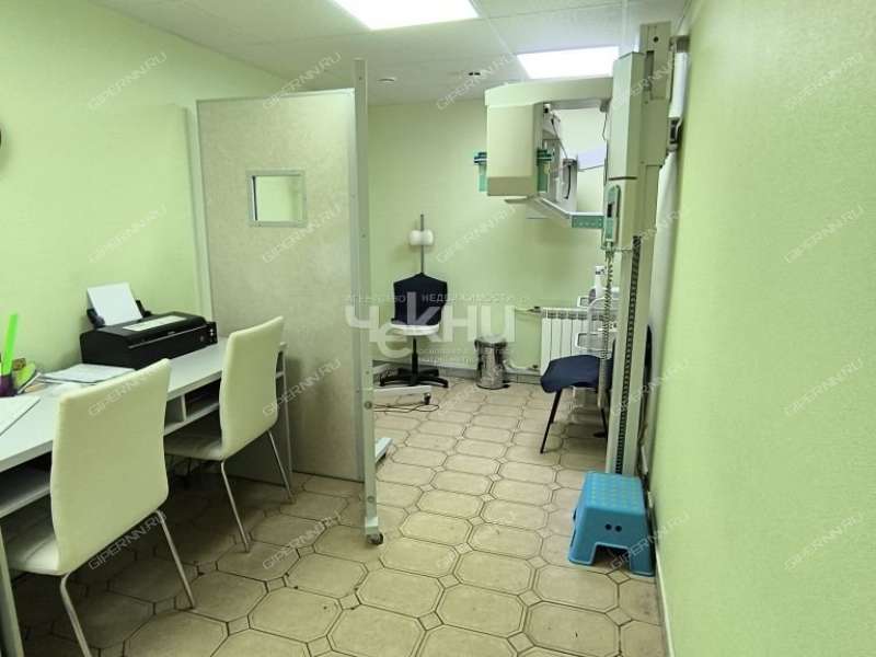 помещение под недвижимость под медицинские учреждения на улице Звездинка