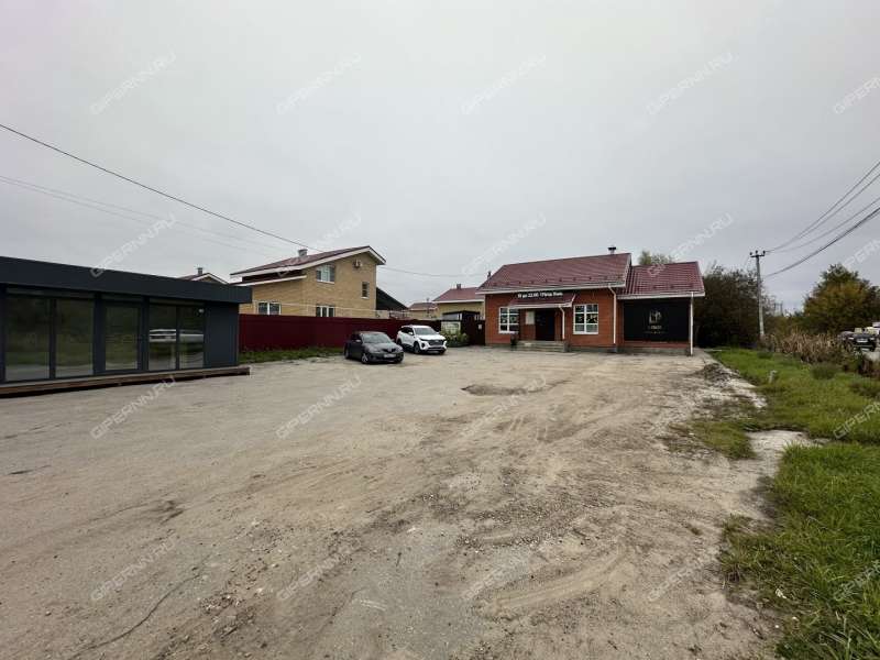 помещение под торговую площадь на Озёрной улице деревня Крутая