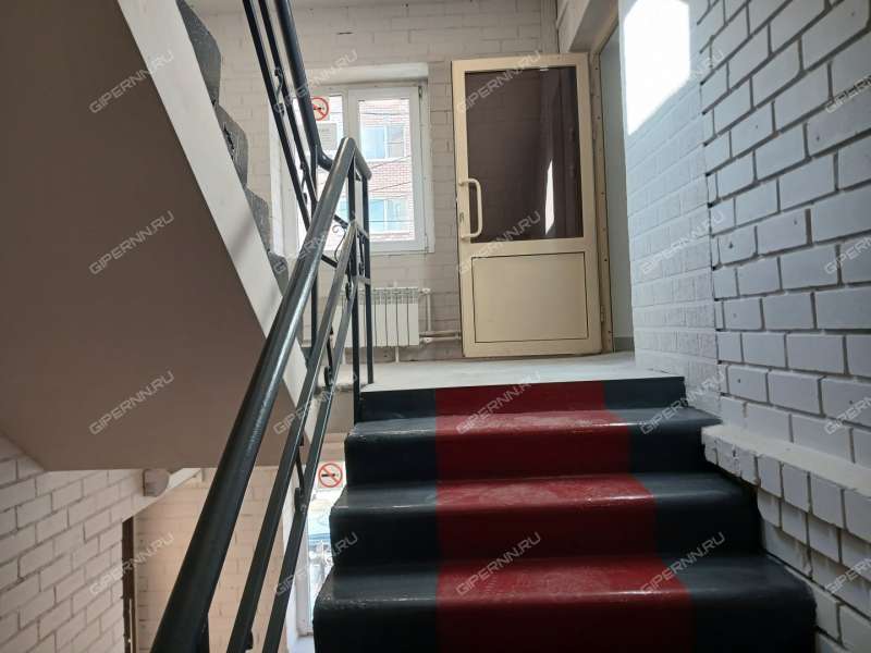 здание под торговую площадь, недвижимость под медицинские учреждения на Горной улице