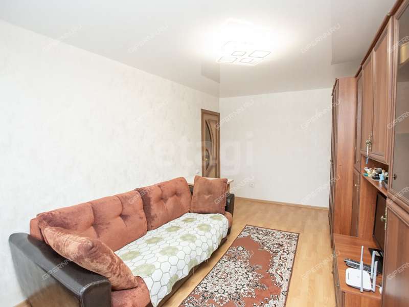 трёхкомнатная квартира на Днепропетровской улице дом 16