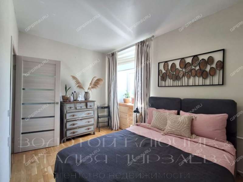 четырёхкомнатная квартира на улице Коминтерна дом 168