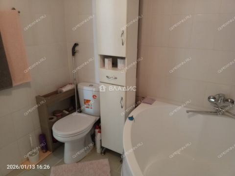 3-komnatnaya-ul-chernyahovskogo-d-5a фото