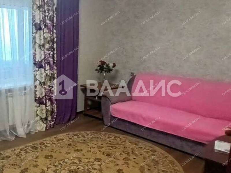 трёхкомнатная квартира на улице Родионова дом 180