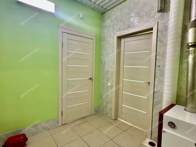 здание под офис, торговую площадь на улице Коминтерна