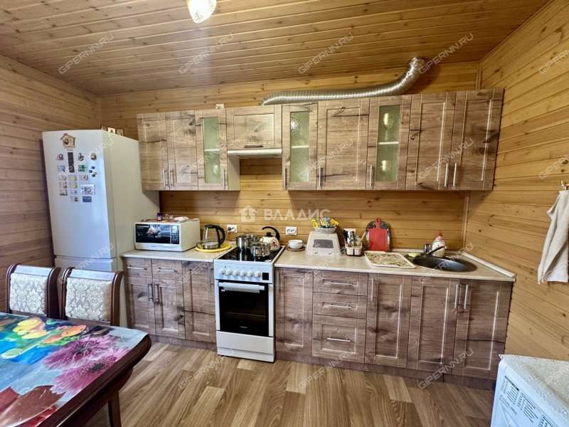 дом на улице Радужная село Арманиха