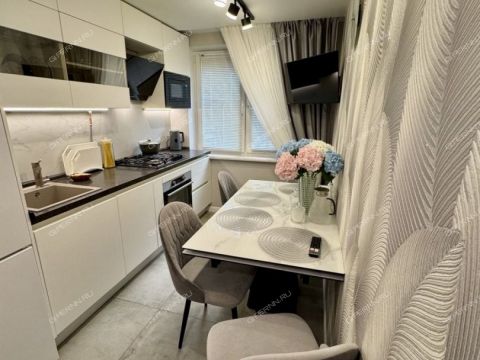 3-komnatnaya-ul-kovalihinskaya-d-97a фото