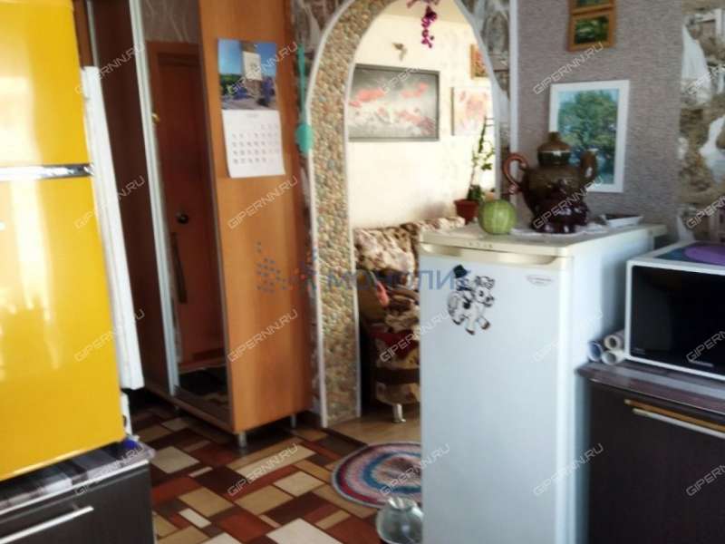 дом на Центральной улице село Дубское