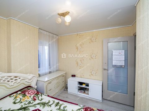 2-komnatnaya-ul-vyatskaya-d-1 фото