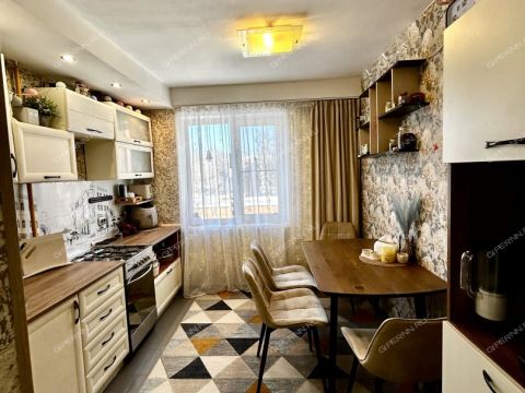 3-komnatnaya-ul-burevestnika-d-16 фото