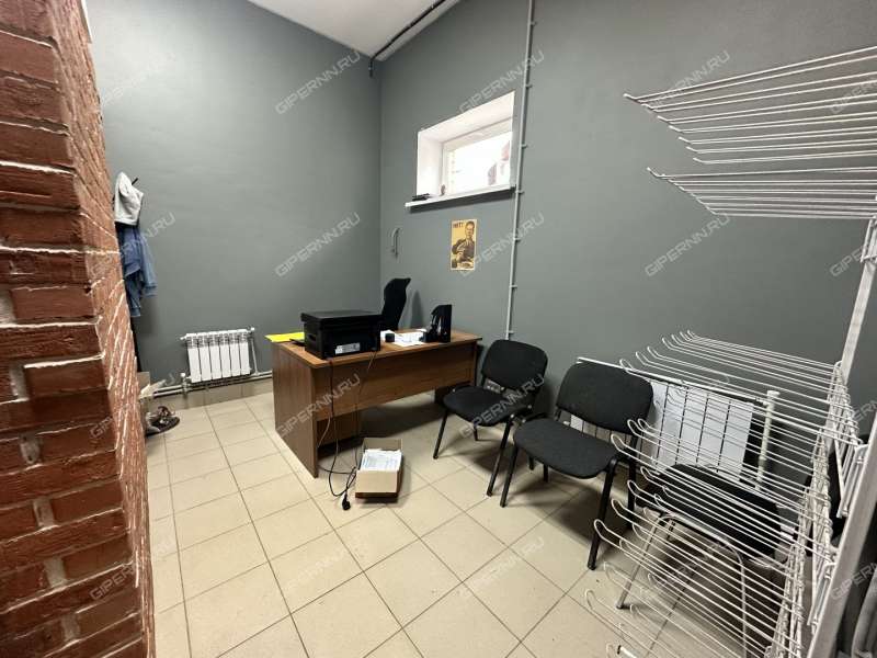 помещение под торговую площадь на Озёрной улице деревня Крутая