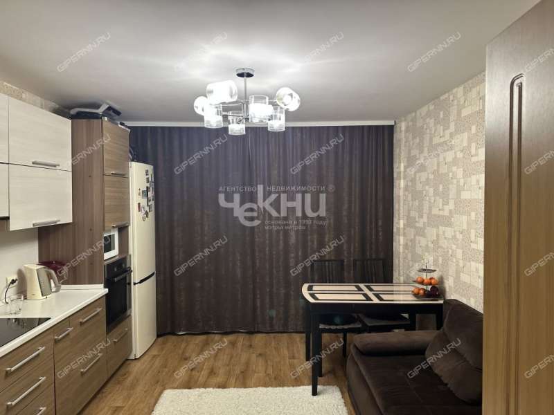 трёхкомнатная квартира на Первоцветной улице дом 6