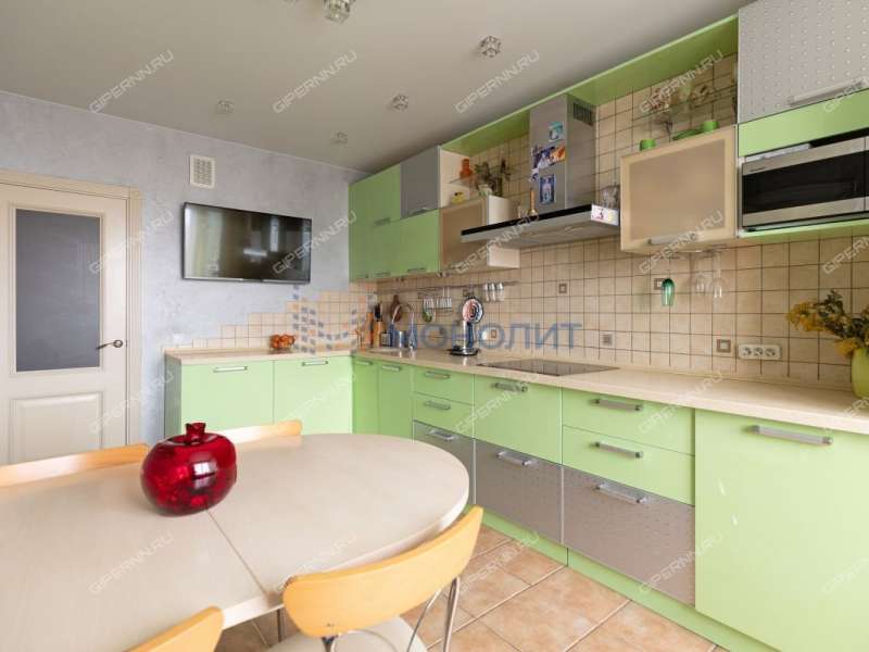 трёхкомнатная квартира на улице Родионова дом 165 к9