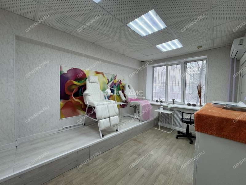 помещение под помещение свободного назначения на проспекте Ильича