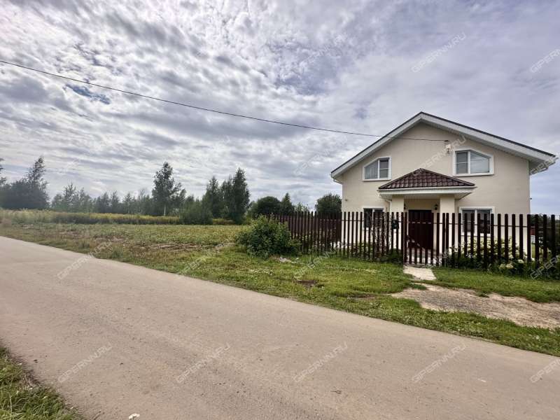 дом на Радужной улице посёлок Волжский