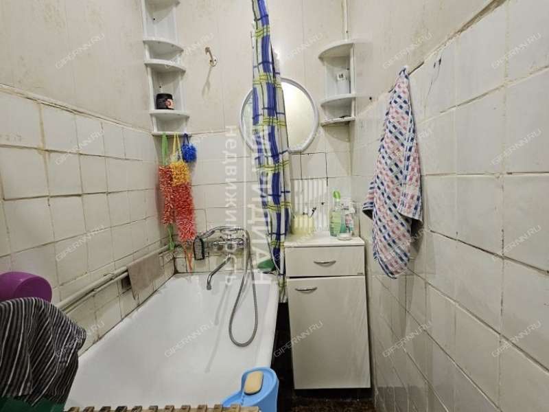 трёхкомнатная квартира на Октябрьской улице дом 11 город Бор