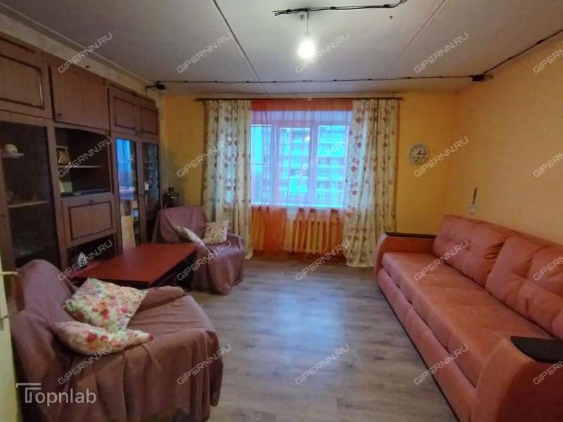 четырёхкомнатная квартира в 2-м микрорайоне дом 3 город Кстово