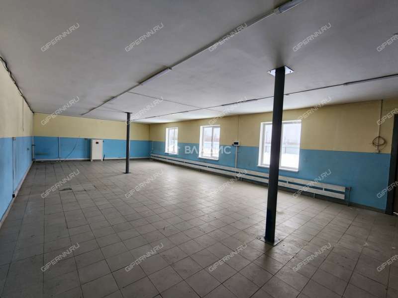 здание под офис, торговую площадь на 54 рабочий посёлок Первое Мая