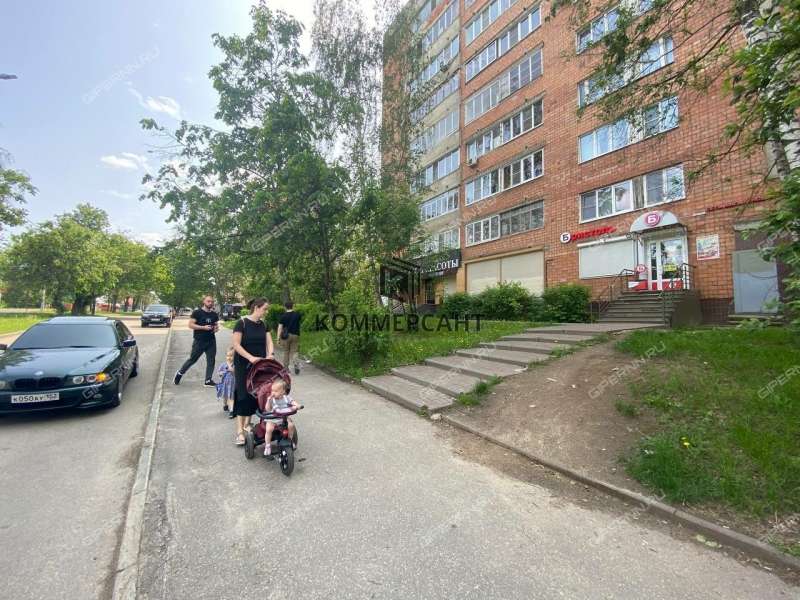 помещение под торговую площадь на улице Родионова