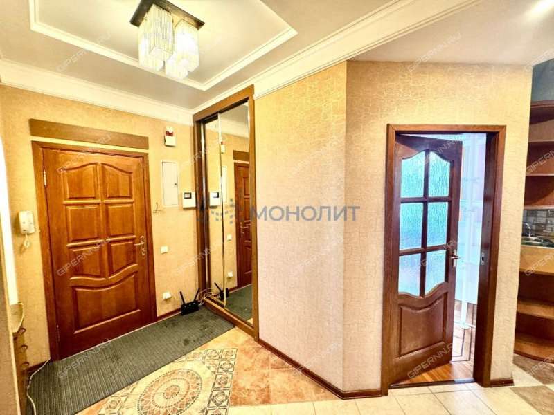 трёхкомнатная квартира на Верхне-Волжской набережной дом 17