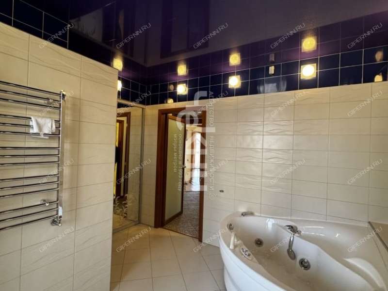 трёхкомнатная квартира на Лукерьинской улице дом 5 город Кстово