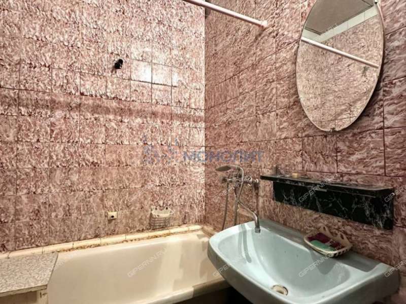 трёхкомнатная квартира на улице Героя Советского Союза Усилова дом 2 к2