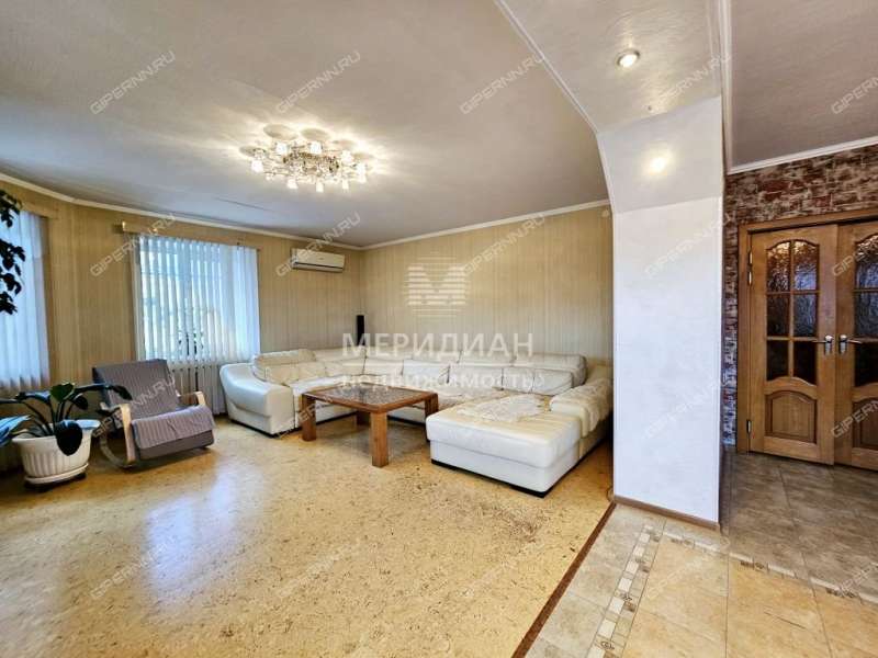 трёхкомнатная квартира на улице Ленина дом 161/2 город Бор