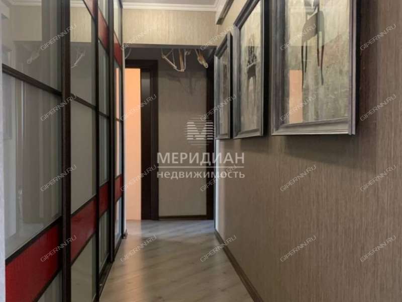 трёхкомнатная квартира на улице Братьев Игнатовых дом 1 к2