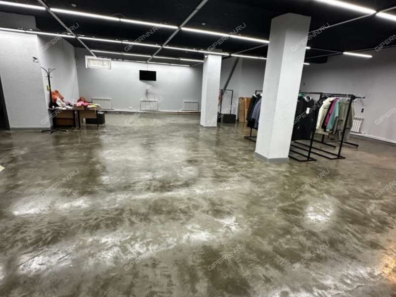 здание под офис, торговую площадь на Центральной улице село Каменки