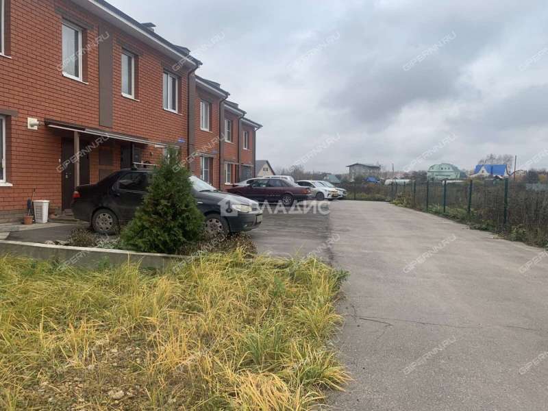 четырёхкомнатная квартира на улице Цветочная дом 16Г село Вязовка