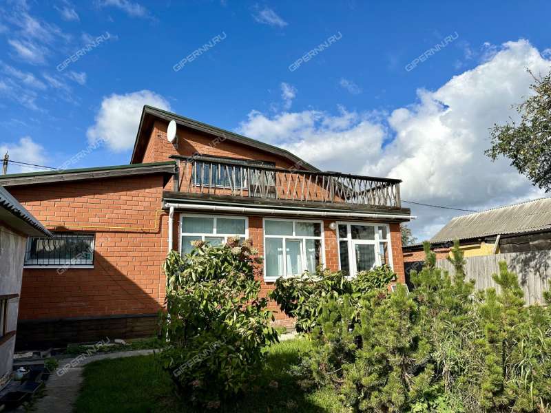 дом на  село Безводное