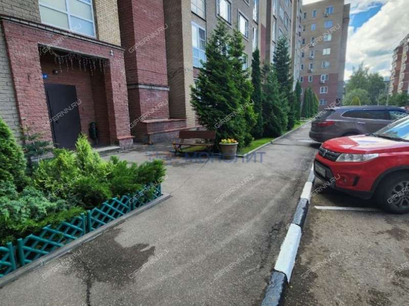 трёхкомнатная квартира на Молодёжном проспекте дом 38