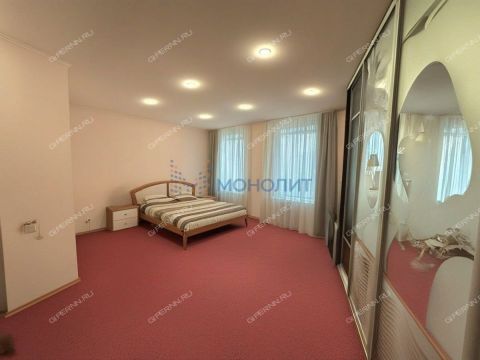 4-komnatnaya-ul-vorovskogo-d-13-57a фото