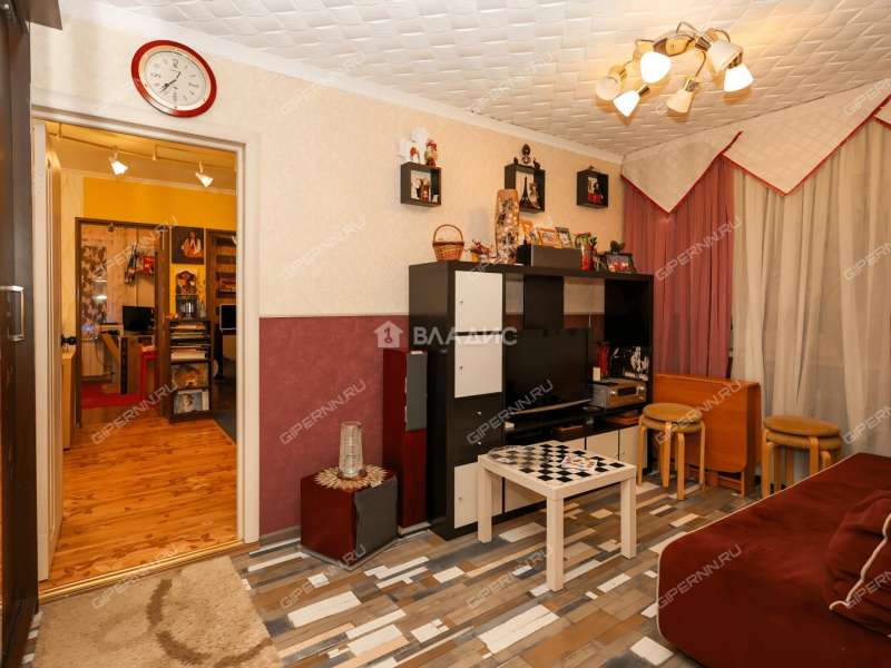 четырёхкомнатная квартира на Артельной улице дом 10А