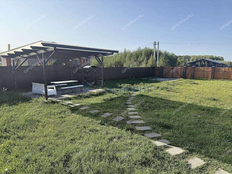 дом на улице Счастливая село Елховка