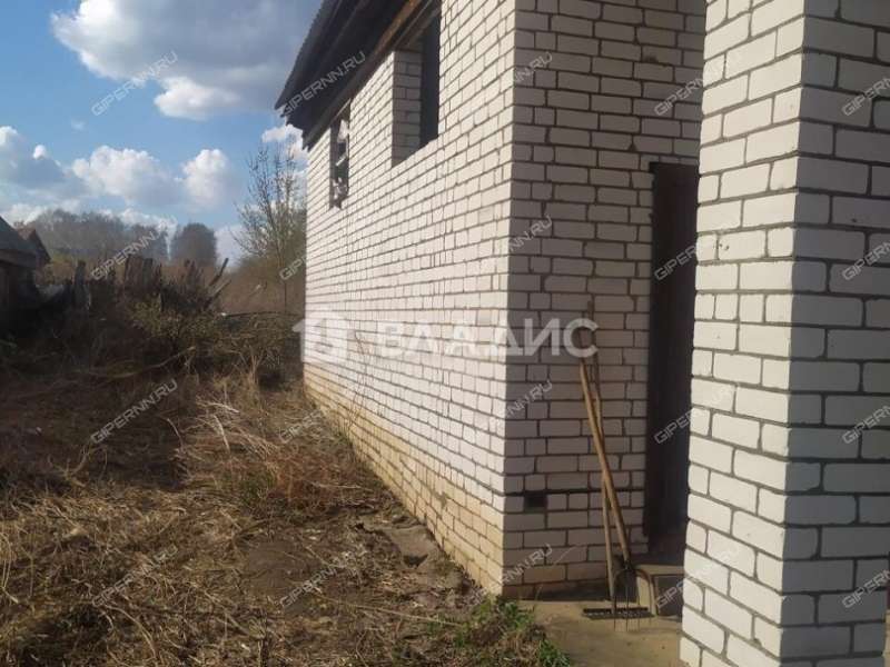 дом на Комсомольской улице село Семьяны