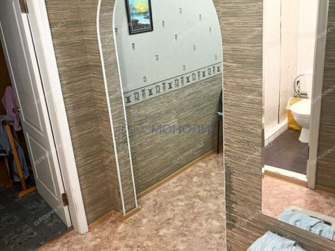3-komnatnaya-ul-verhnepecherskaya-d-8 фото