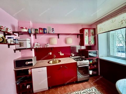 4-komnatnaya-ul-surikova-d-16a фото