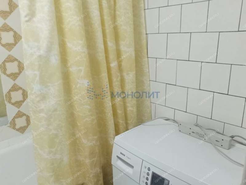 четырёхкомнатная квартира на улице Адмирала Макарова дом 8 к1