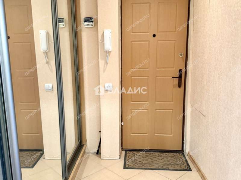 трёхкомнатная квартира на улице Героя Советского Союза Усилова дом 1